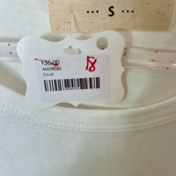 FLOWER EMBROIDERED TIGER TEE - Picture 7 of 7